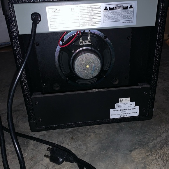 Peavey Backstage ll electric guitar practice amp - Picture 3 of 5